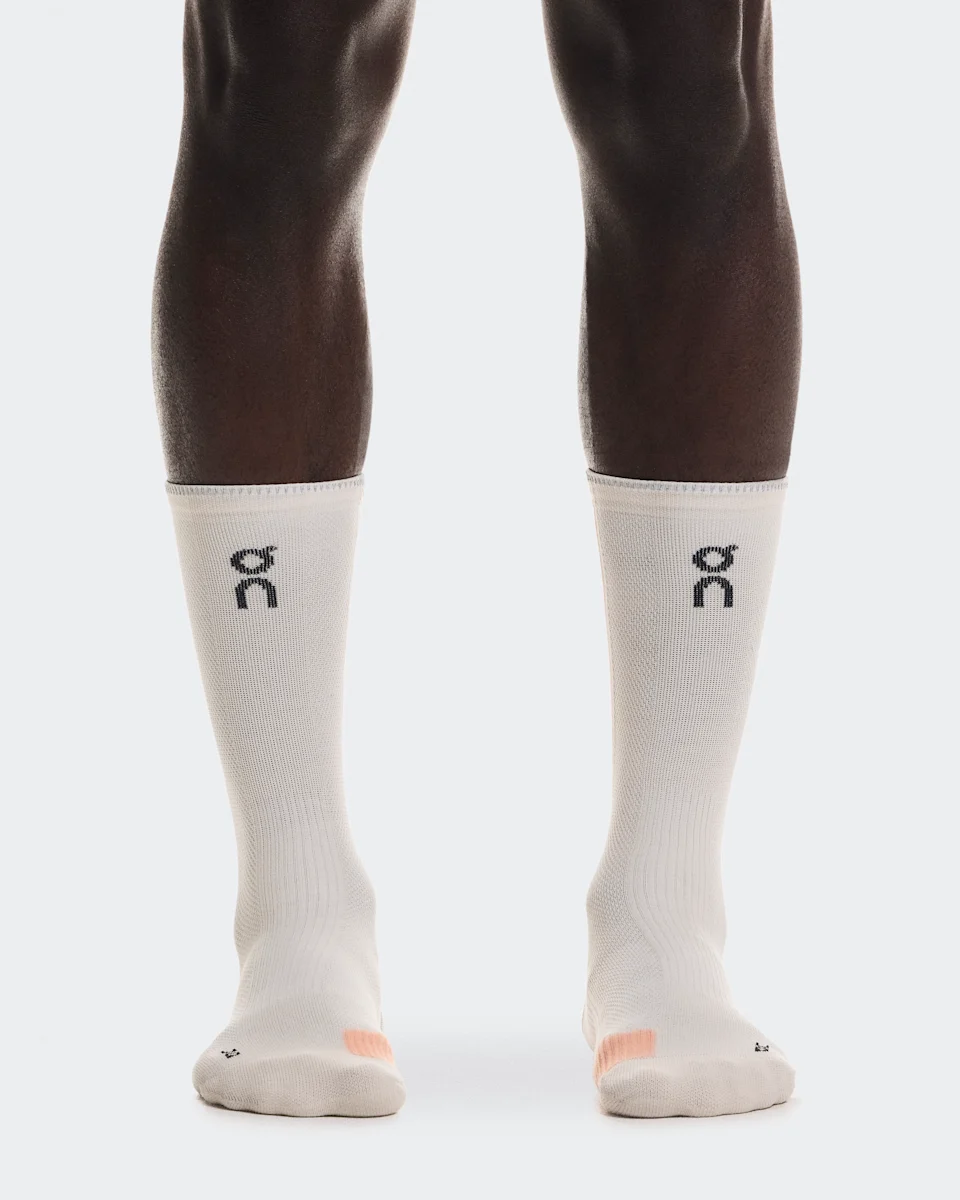 On Performance Run Sock High Pearl & Sunstone Unissex – Corrida de alta performance, respirável, acolchoamento