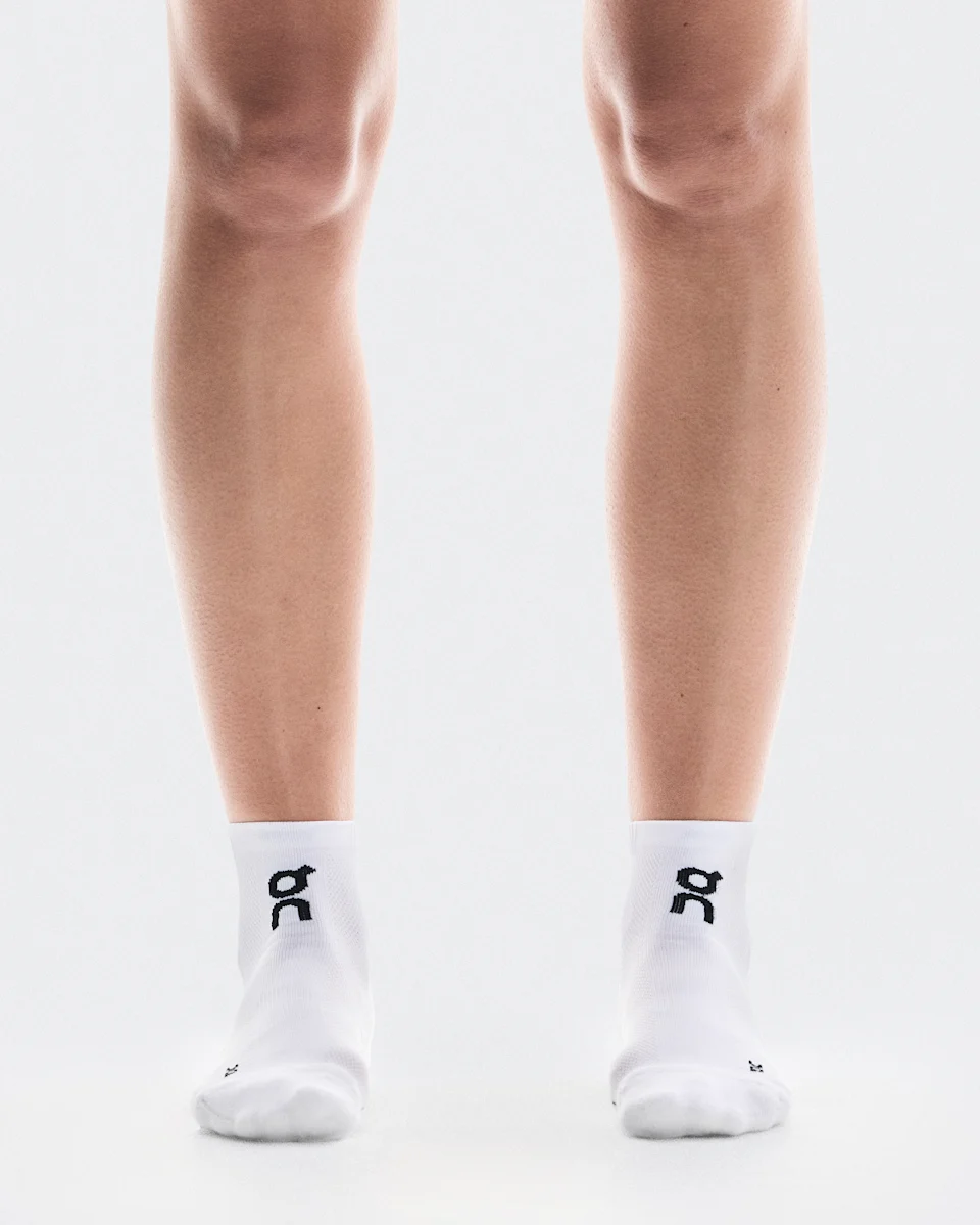 On Core Run Sock Mid 2P White Unissex – Corridas diárias, respirável, acolchoada