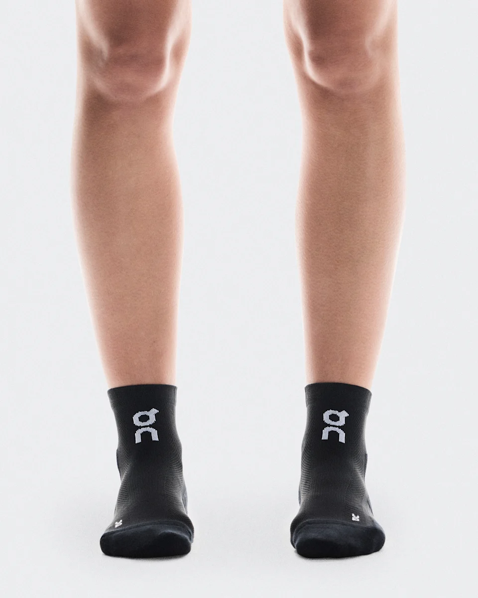 On Core Run Sock Mid 2P Black