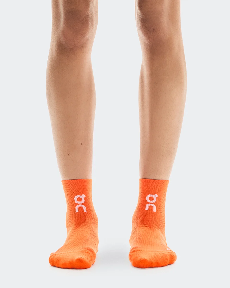 On Core Run Sock Mid 2P Flame & Pink