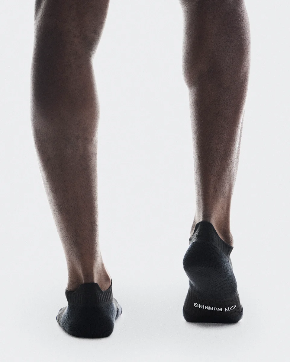 On Core Run Sock Low 2P Black