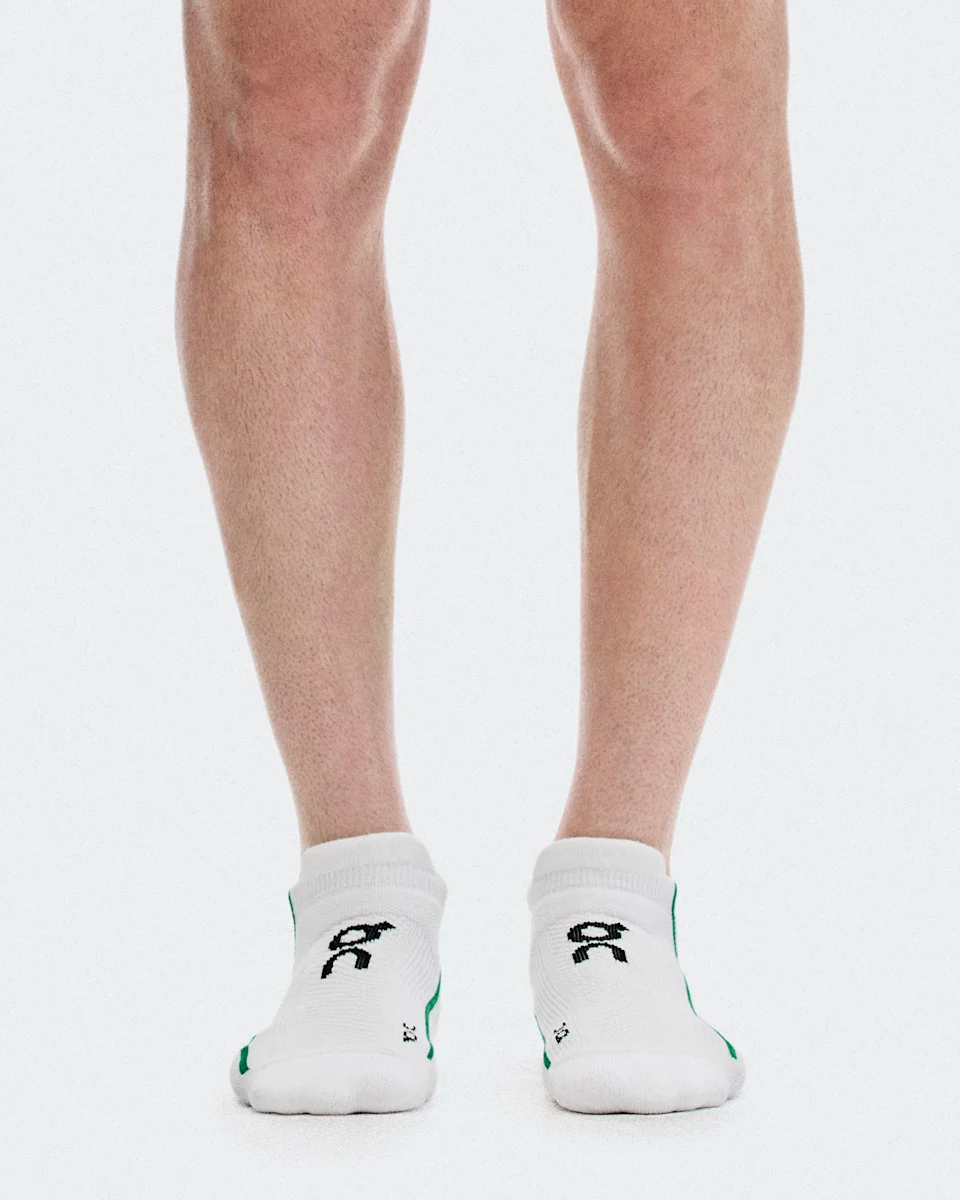 On Court Sock Low White & Neem Unissex – Prática de tênis de alta performance, acolchoada e respirável