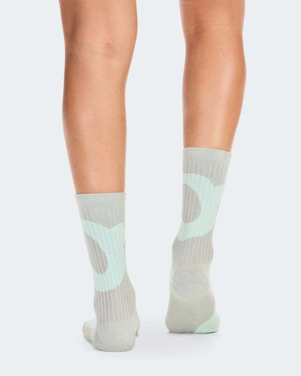On Liquid Logo Sock High 2P Ivory & Tin