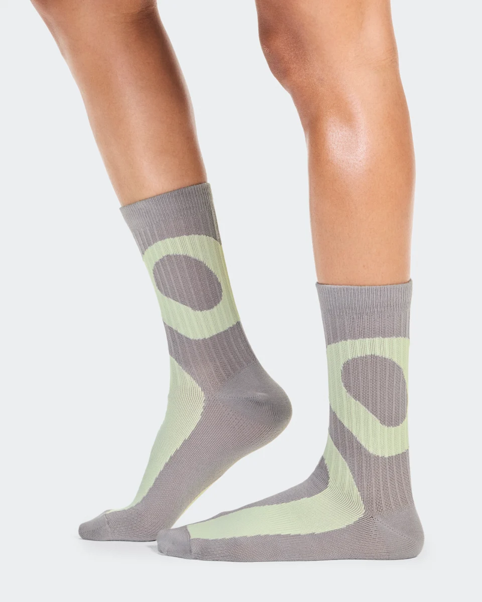 On Liquid Logo Sock High 2P Zinc & Linen