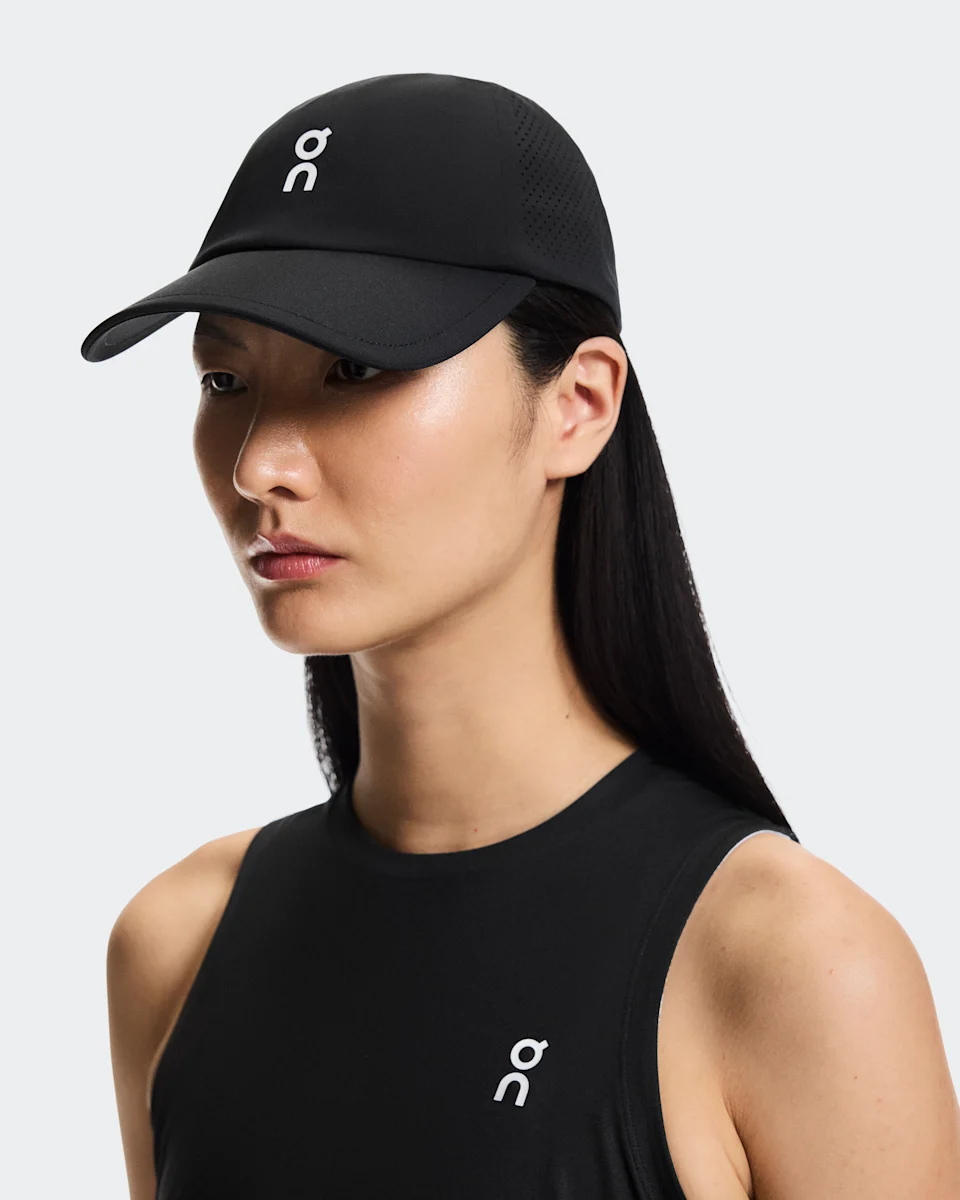 On Court Cap Black & Black 