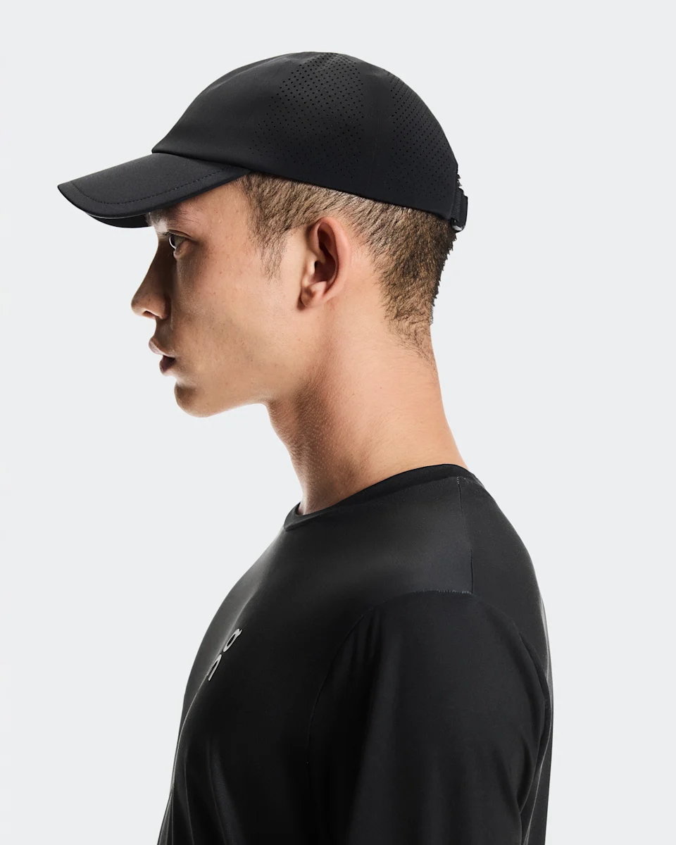 On Court Cap Black & Black 