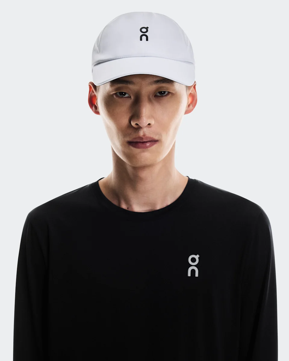 On Court Cap White & White Unissex – Prática de tênis, leve e ventilado