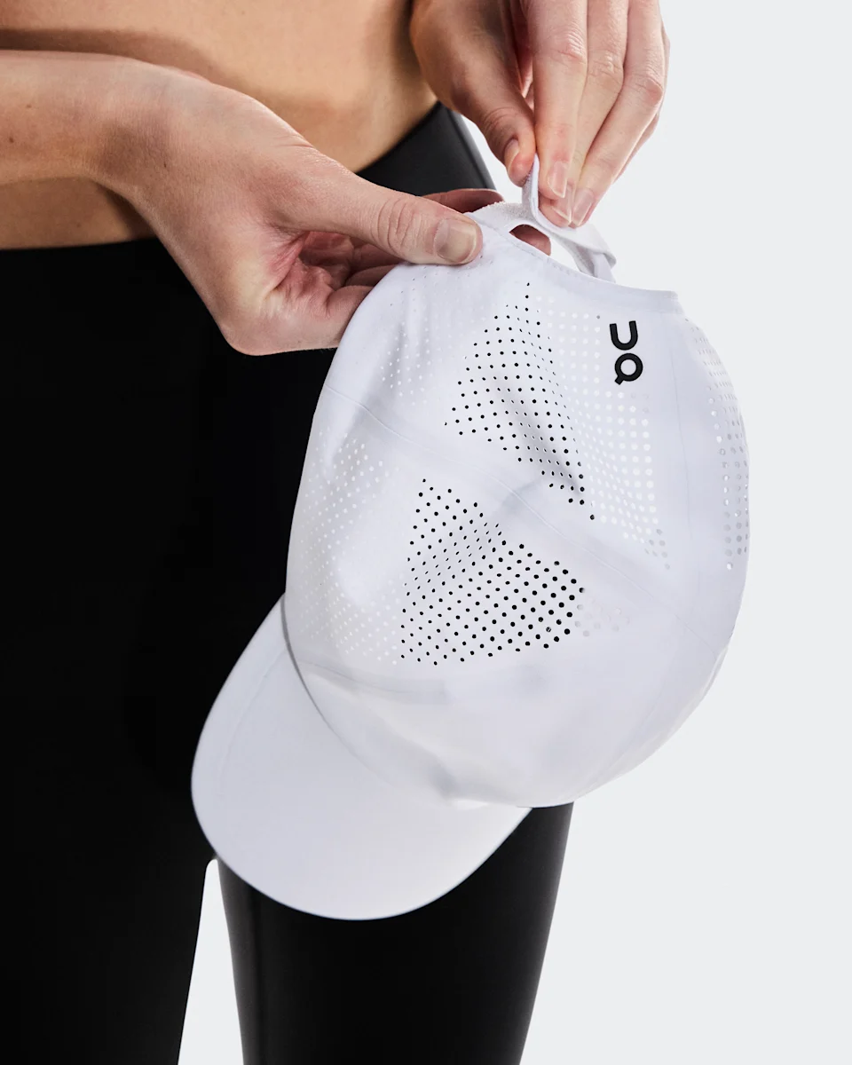 On Court Cap White & White 