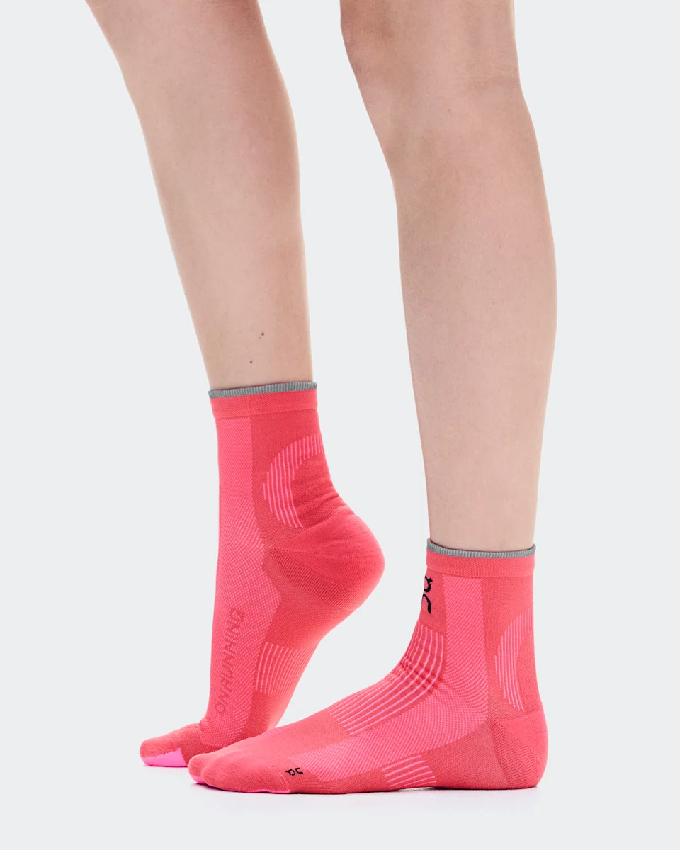 On Elite Run Sock Mid Camellia & Azalea