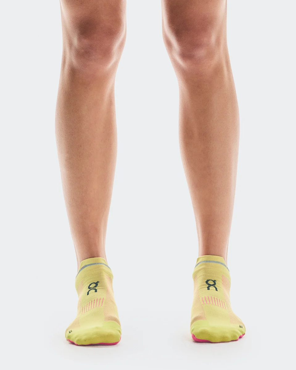 On Elite Run Sock Low Limelight & Pink