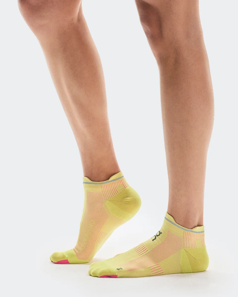 On Elite Run Sock Low Limelight & Pink