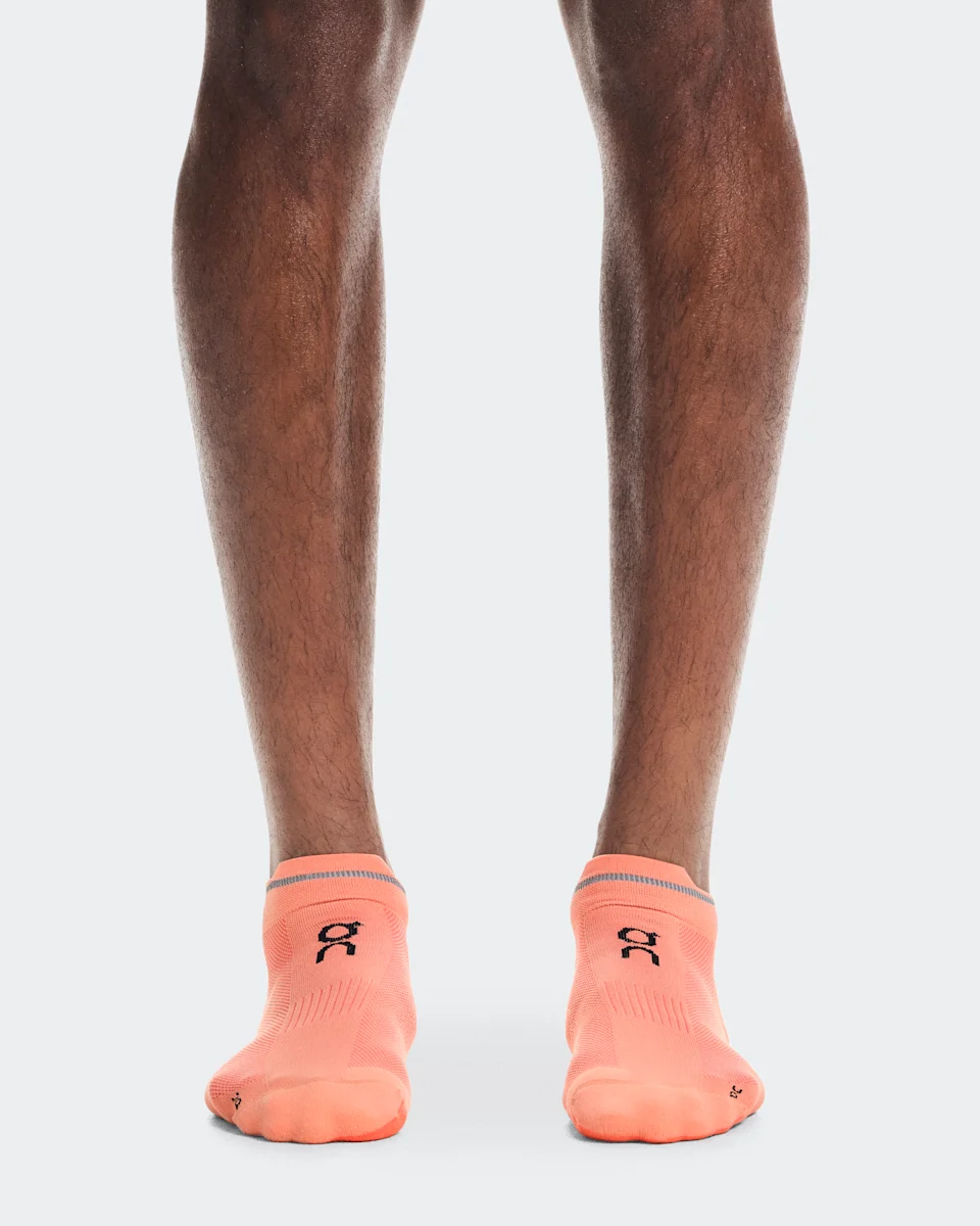 On Elite Run Sock Low Sunstone & Reef Unissex – Competição, absorção de suor, respirável