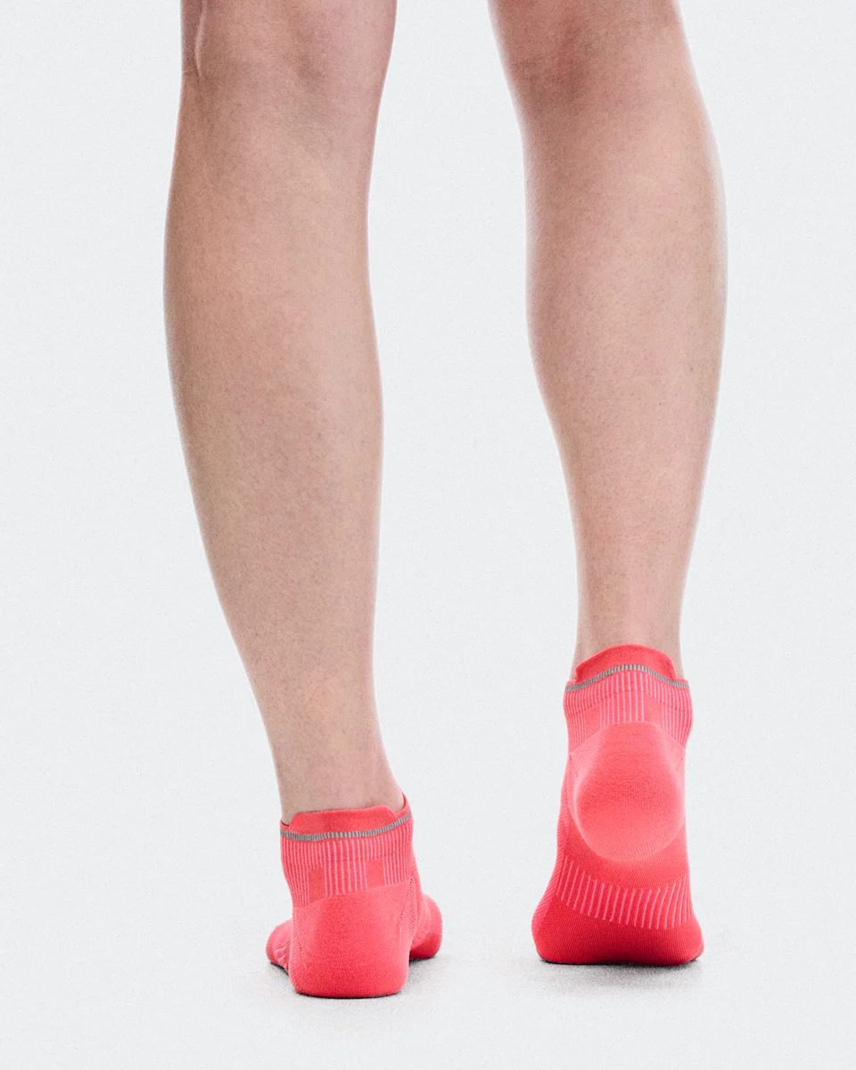 On Elite Run Sock Low Camellia & Azalea