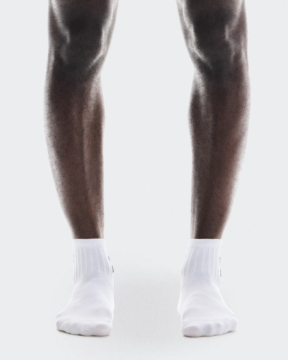 On Logo Sock Mid 3P White Unissex – Uso diário, respirável, versátil