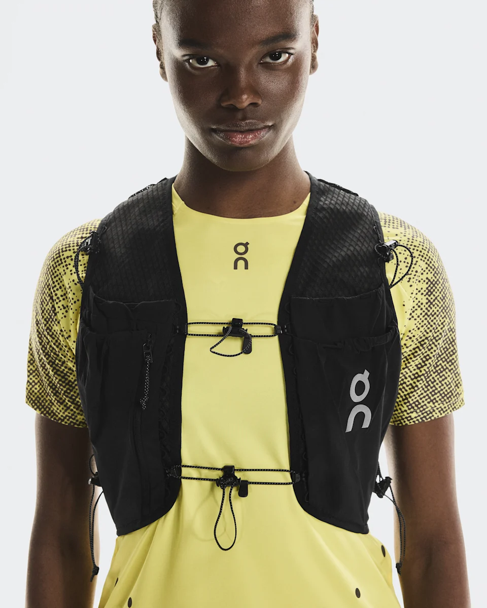 On Ultra Vest Pro Black
