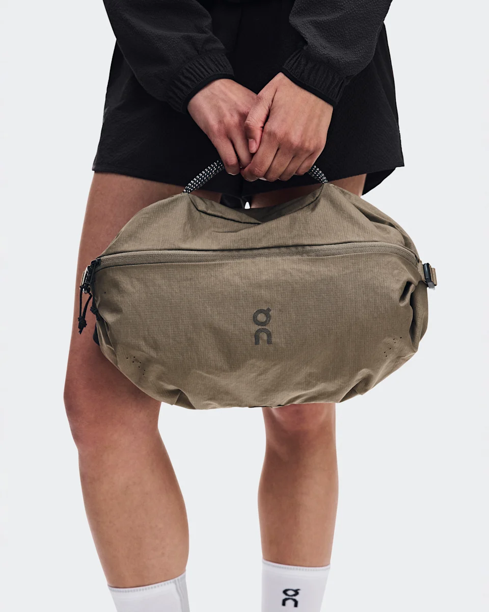 On Sling Pack 9L Olive & Black 