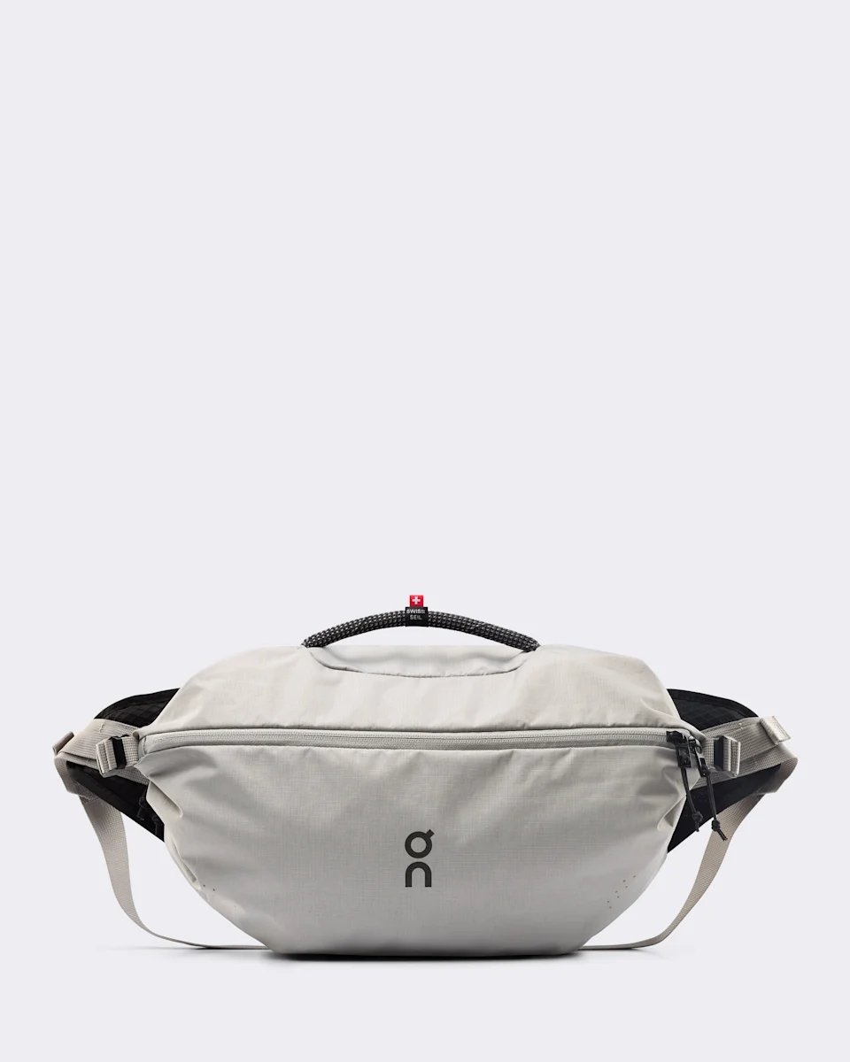On Sling Pack 9L Glacier & Black Unissex – corrida de rua, alça tiracolo <i>oversized</i>, estável