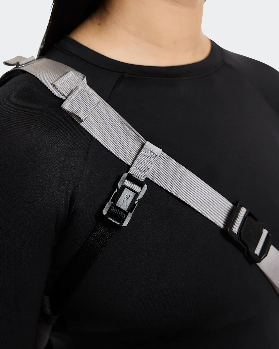 On Sling Pack 9L Glacier & Black