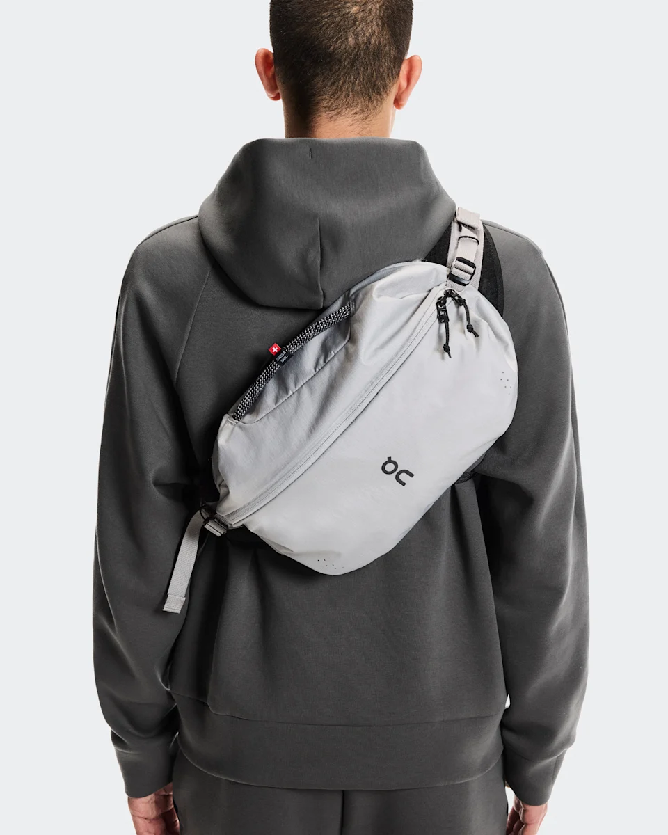 On Sling Pack 9L Glacier & Black