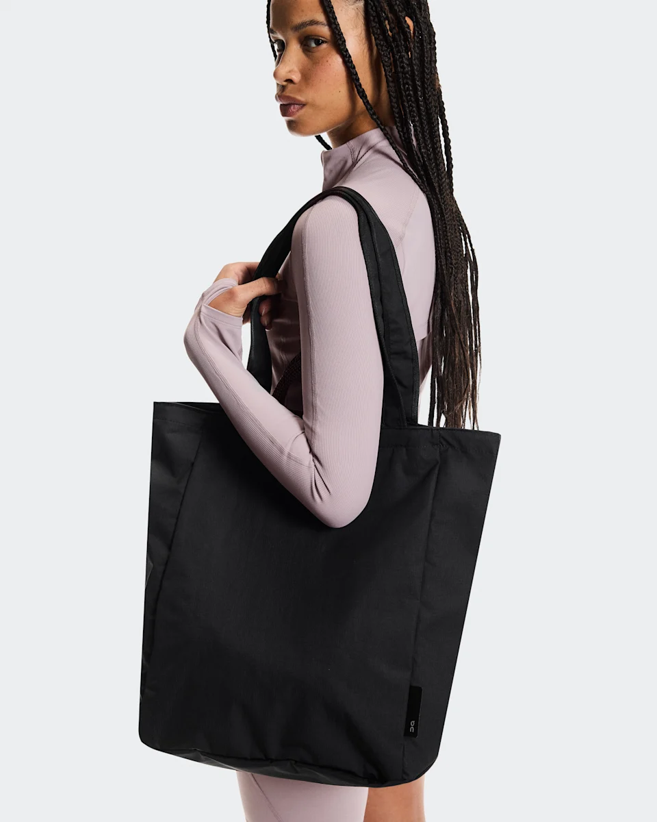 On Tote Pack 25L Black