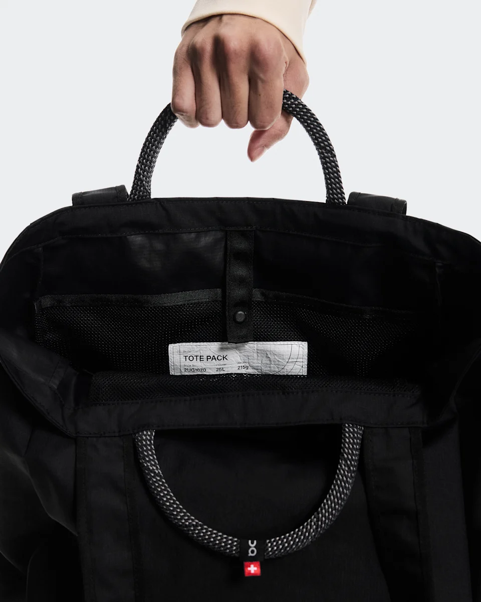 On Tote Pack 25L Black