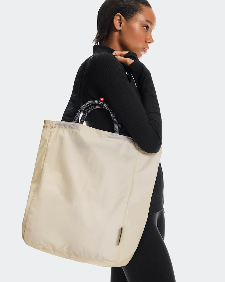 On Tote Pack 25L Cream & Black 