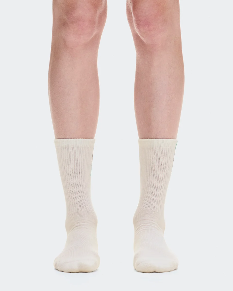 On Courtside Sock High 2P Ivory & Midnight Unissex – Estilo tenista, uso diário