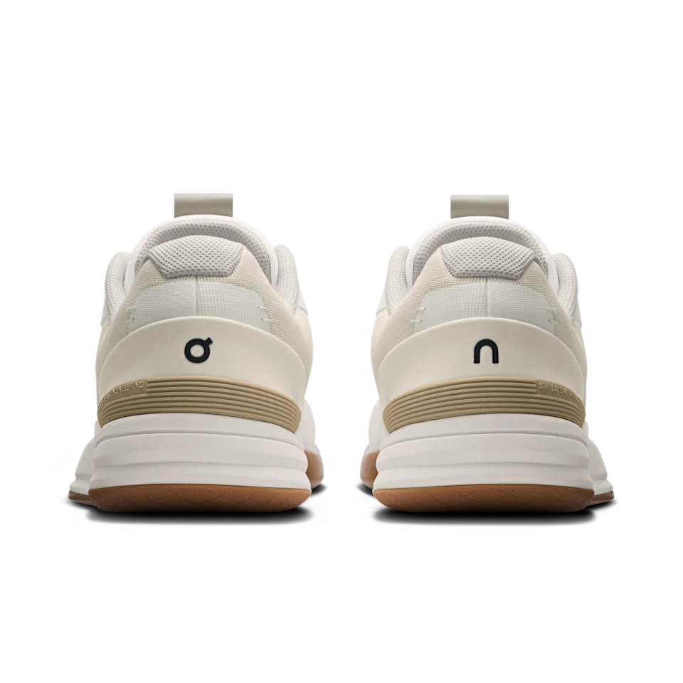 On THE ROGER Pro Ivory & Ivory Feminino