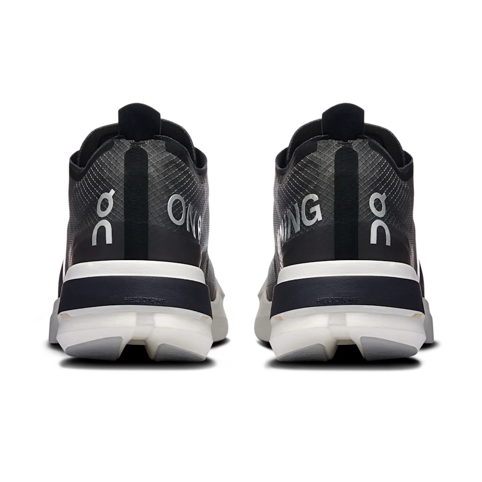 On Cloudboom Strike Black & White Masculino