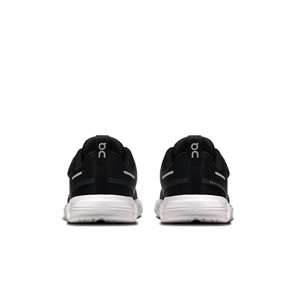 On Cloud Dash Black & White 