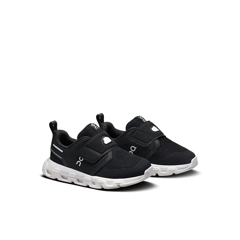 On Cloud Dash Black & White 