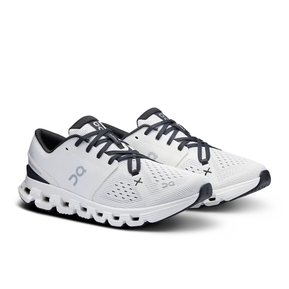 On Cloud X 4 Ivory & Black Feminino