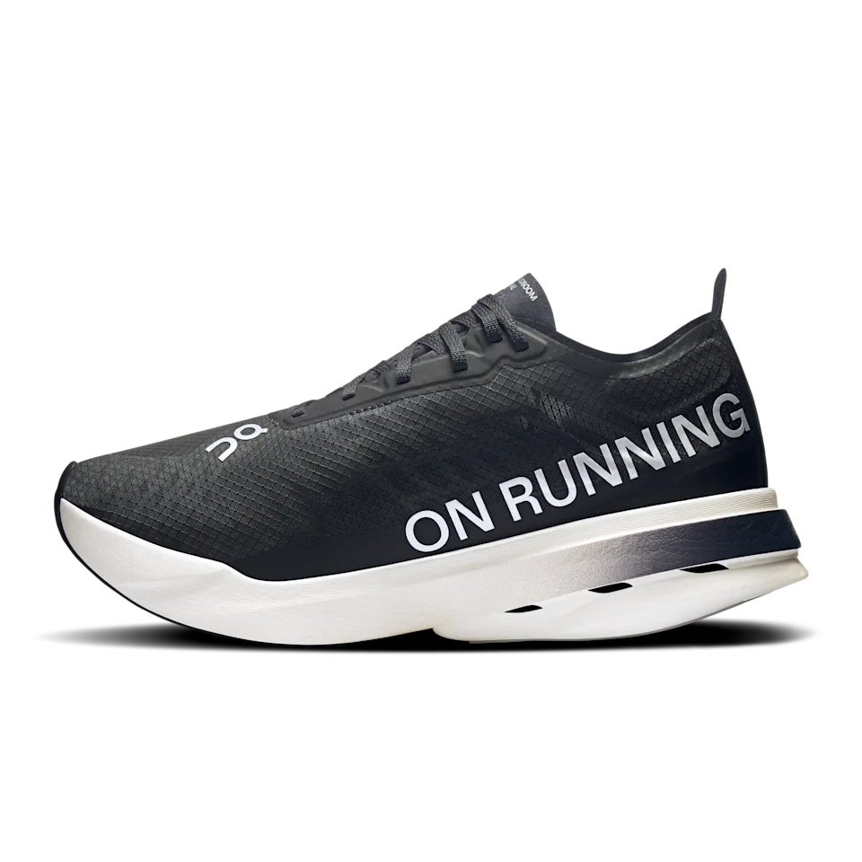On Cloudboom Strike Black & White Feminino