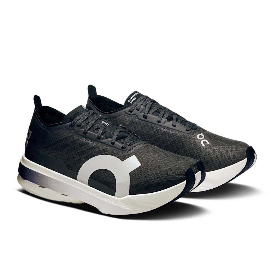 On Cloudboom Strike Black & White Feminino
