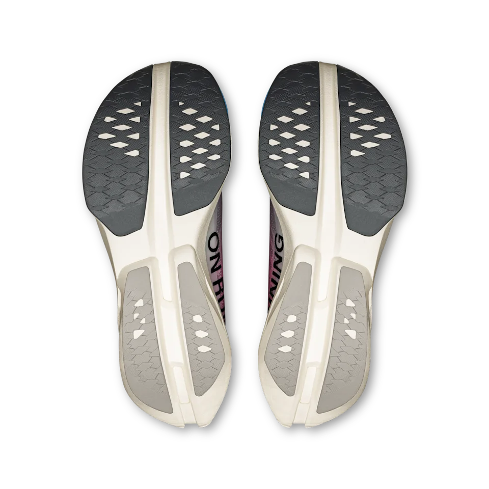 On Cloudboom Strike White & Horizon Feminino