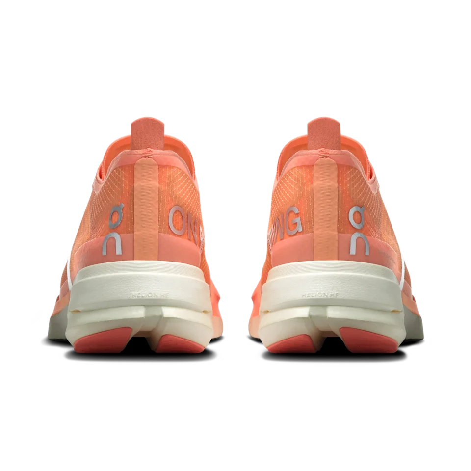 On Cloudboom Strike Sunstone & White Feminino