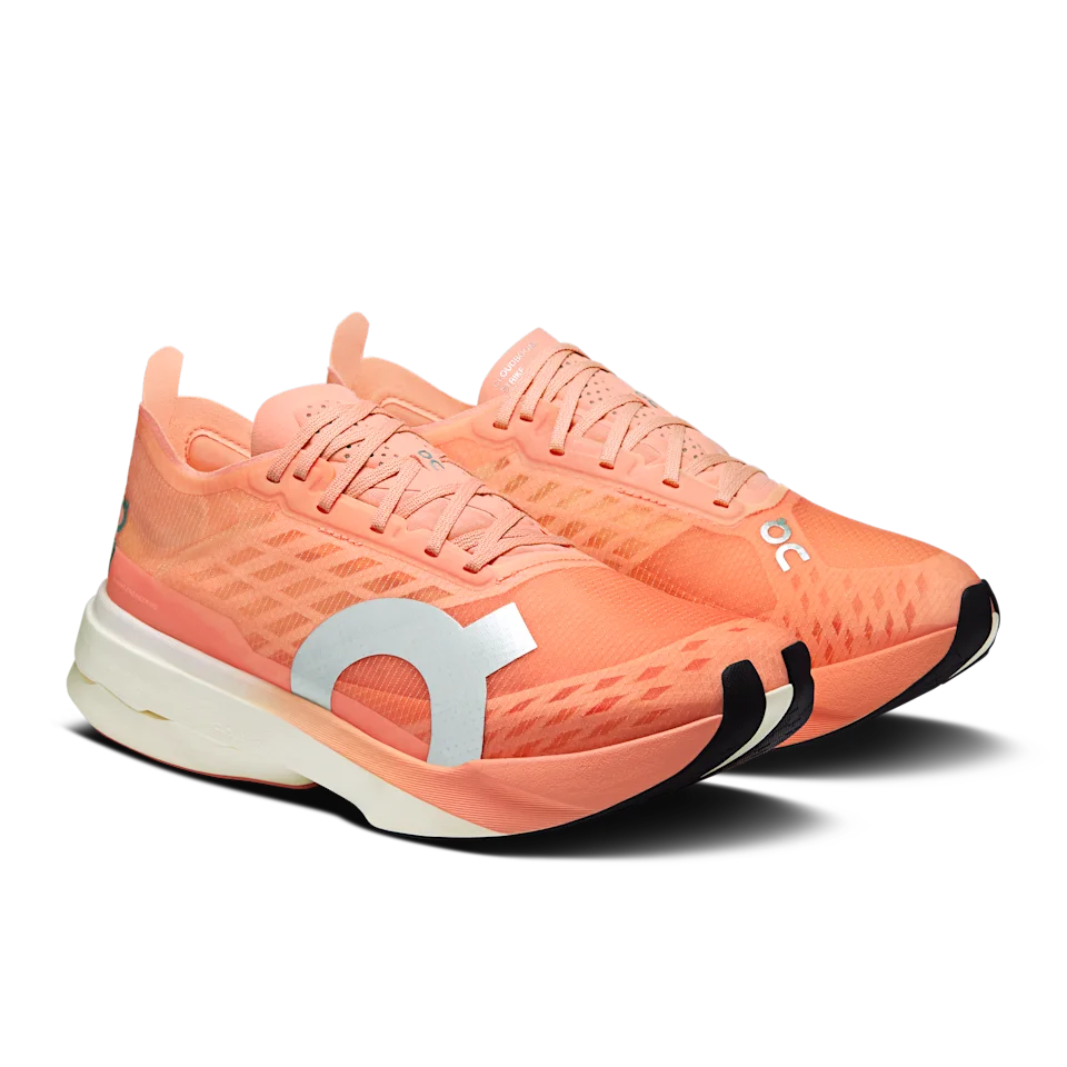 On Cloudboom Strike Sunstone & White Feminino