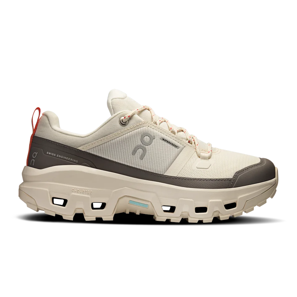 On Cloudrock Low Waterproof Ivory & Ivory Feminino – Caminhada em trilha, Missiongrip™, terreno misto
