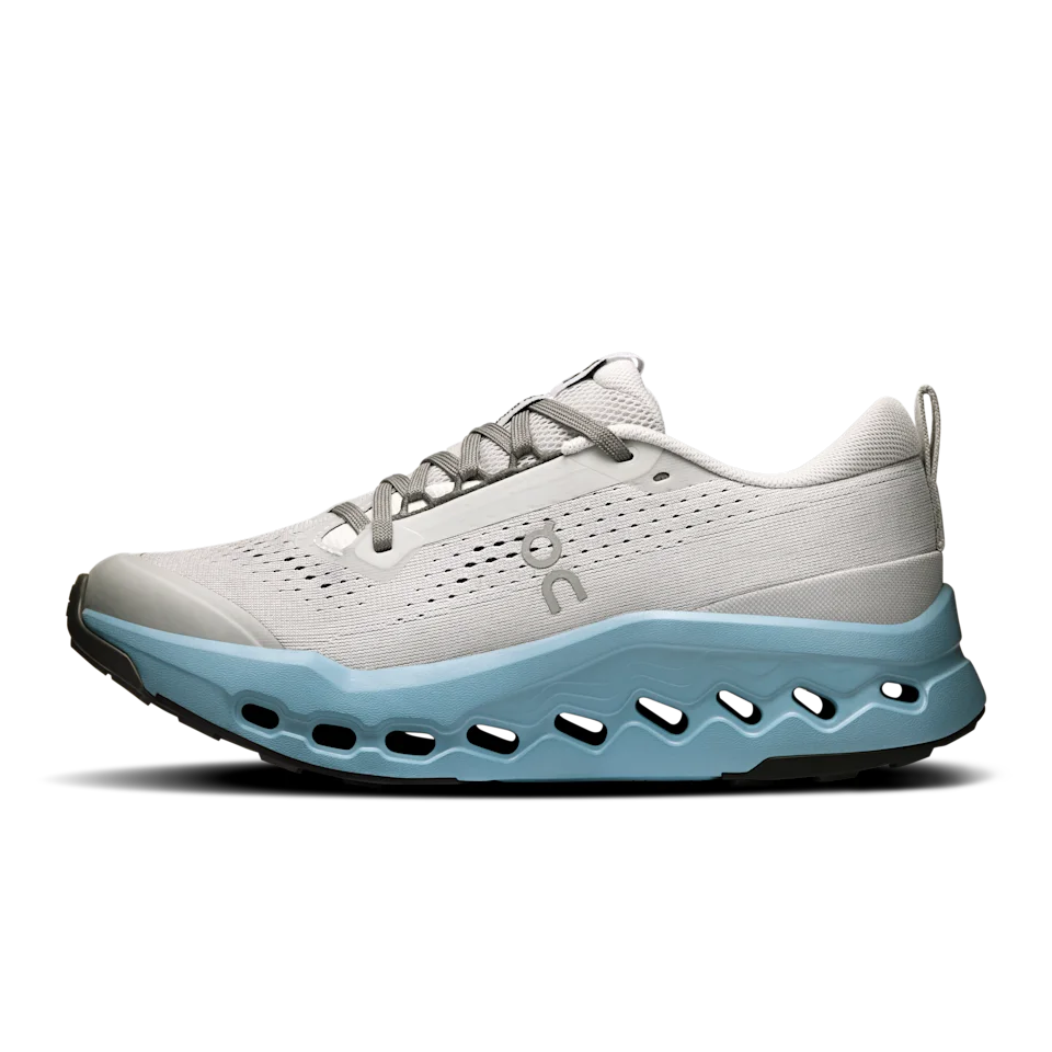 On Cloudsurfer Trail 2 Glacier & Dust Feminino