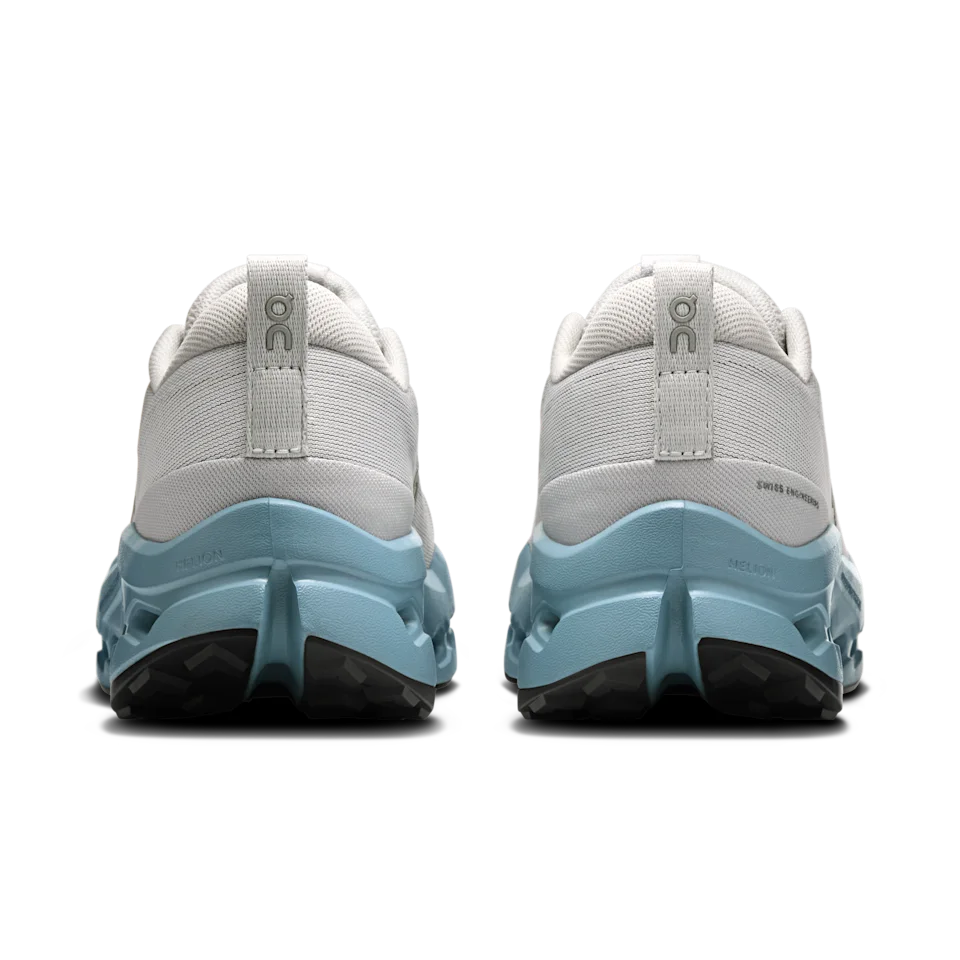 On Cloudsurfer Trail 2 Glacier & Dust Feminino