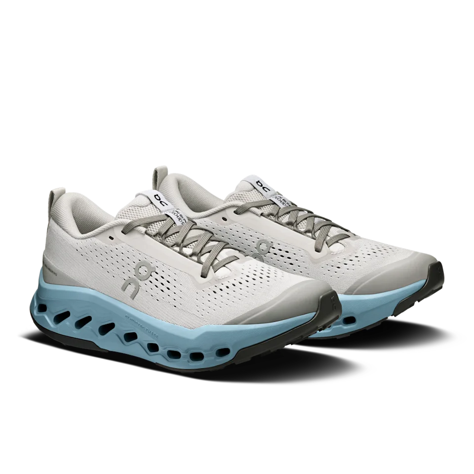 On Cloudsurfer Trail 2 Glacier & Dust Feminino