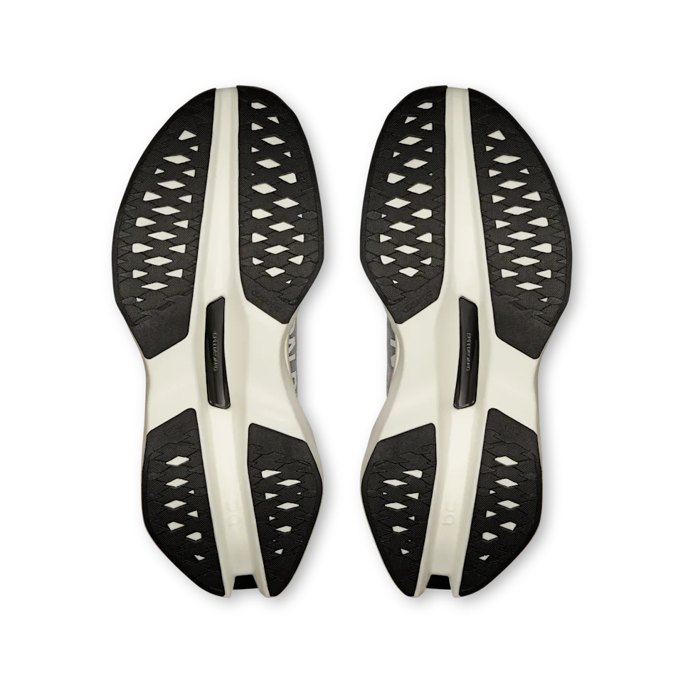 On Cloudboom Max White & Black Feminino