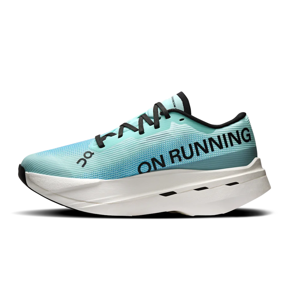 On Cloudboom Volt Celeste & Isle Feminino