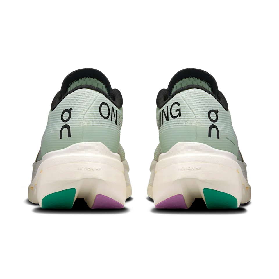 On Cloudboom Volt Iceberg & Sakura Feminino