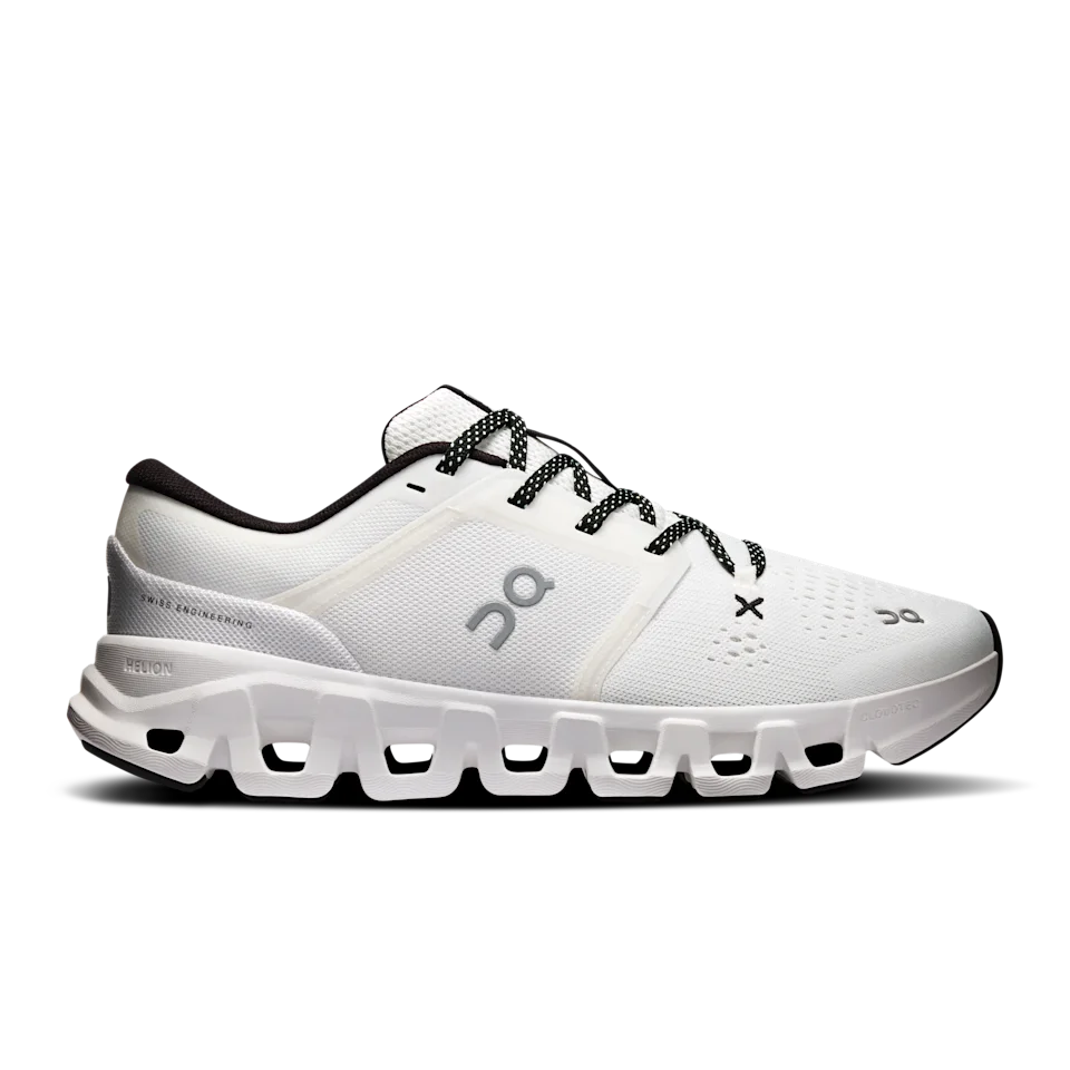 On Cloud X 5 White & Black Feminino – Treinos