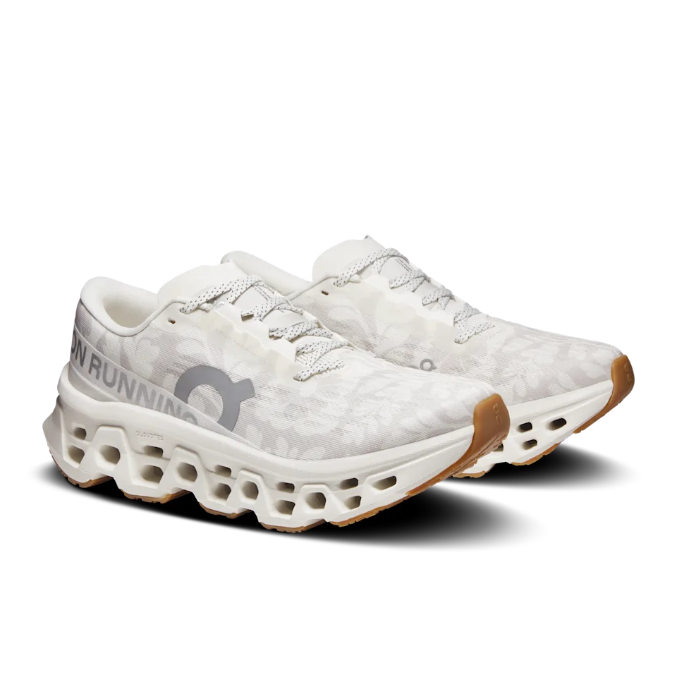 On Cloudmonster 3 FP Movement Ivory & Pearl Feminino